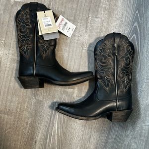 Women’s black western boots NWT, hand stitching